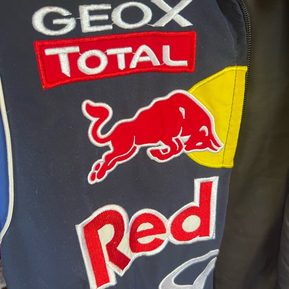 Red Bull Racing Jacket - Picture 6 of 9